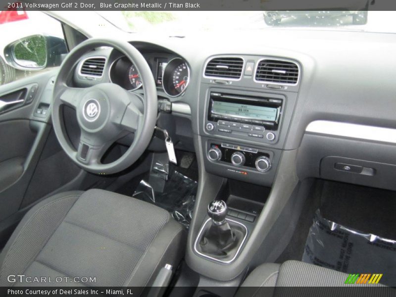Dashboard of 2011 Golf 2 Door