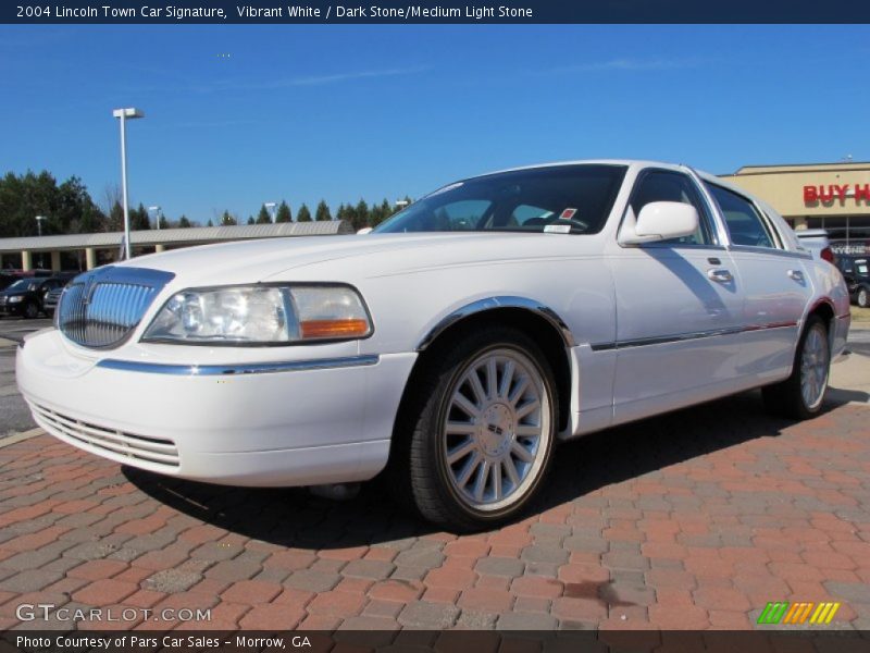 Vibrant White / Dark Stone/Medium Light Stone 2004 Lincoln Town Car Signature
