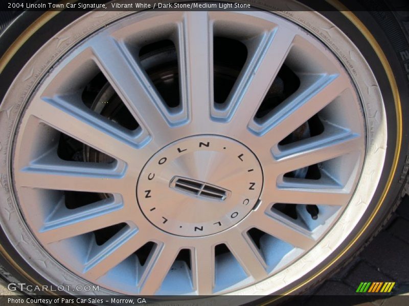  2004 Town Car Signature Wheel