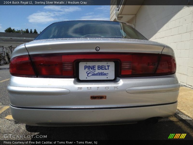 Sterling Silver Metallic / Medium Gray 2004 Buick Regal LS