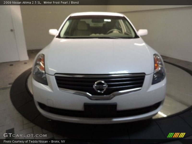 Winter Frost Pearl / Blond 2009 Nissan Altima 2.5 SL