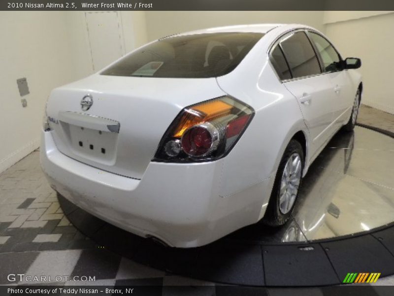 Winter Frost White / Frost 2010 Nissan Altima 2.5