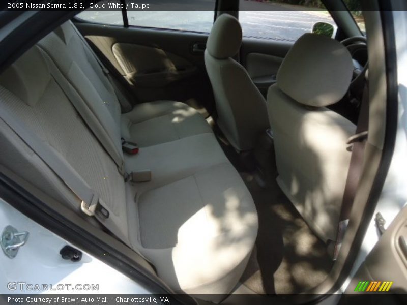 Cloud White / Taupe 2005 Nissan Sentra 1.8 S