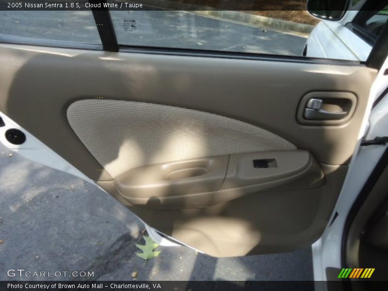 Cloud White / Taupe 2005 Nissan Sentra 1.8 S