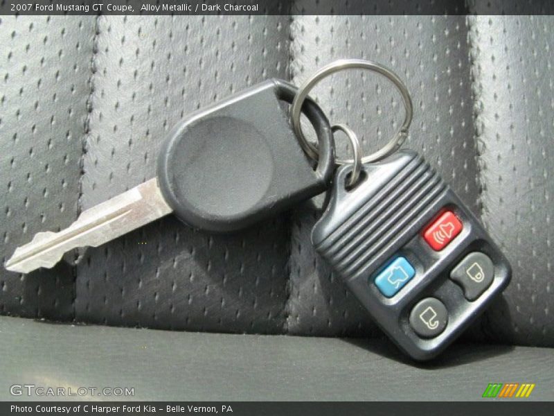Keys of 2007 Mustang GT Coupe