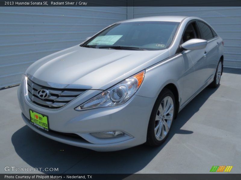 Radiant Silver / Gray 2013 Hyundai Sonata SE