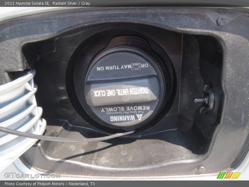 Radiant Silver / Gray 2013 Hyundai Sonata SE
