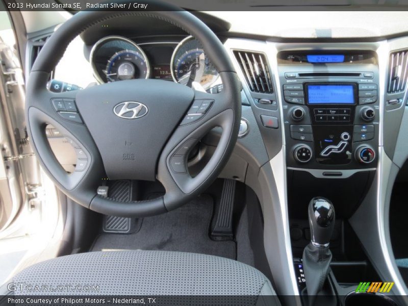 Radiant Silver / Gray 2013 Hyundai Sonata SE