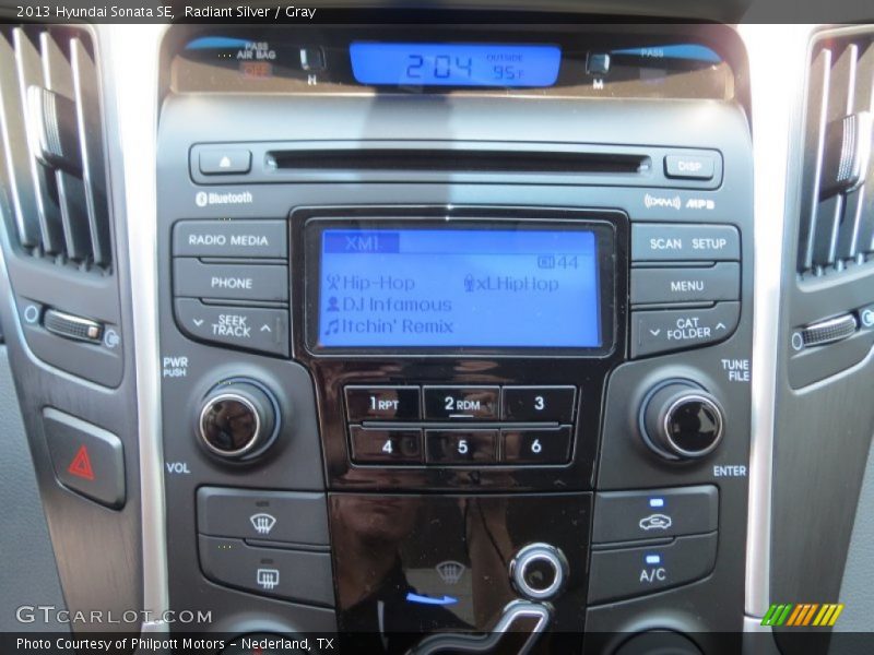 Radiant Silver / Gray 2013 Hyundai Sonata SE