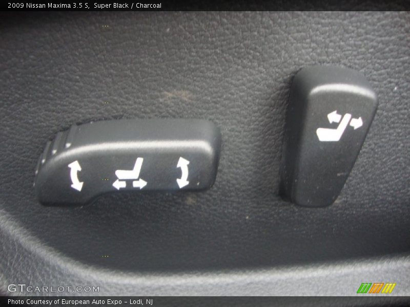 Super Black / Charcoal 2009 Nissan Maxima 3.5 S