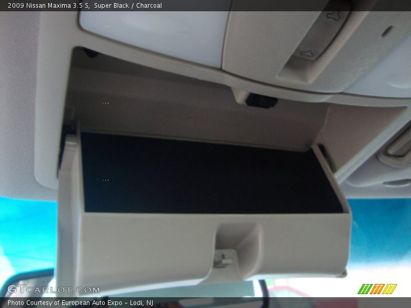 Super Black / Charcoal 2009 Nissan Maxima 3.5 S