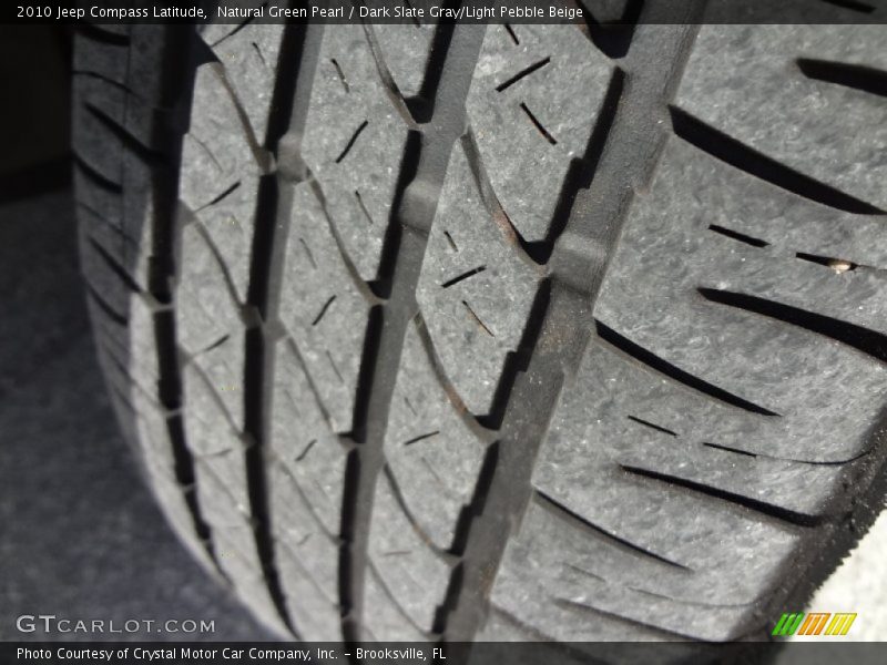 Natural Green Pearl / Dark Slate Gray/Light Pebble Beige 2010 Jeep Compass Latitude