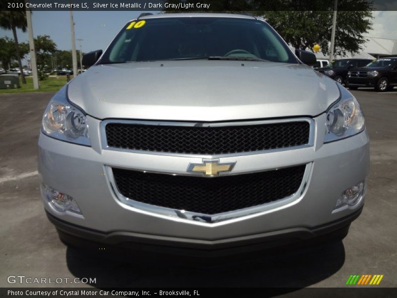 Silver Ice Metallic / Dark Gray/Light Gray 2010 Chevrolet Traverse LS
