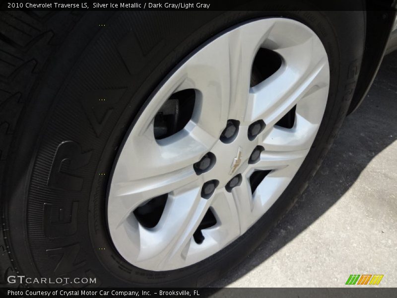 Silver Ice Metallic / Dark Gray/Light Gray 2010 Chevrolet Traverse LS