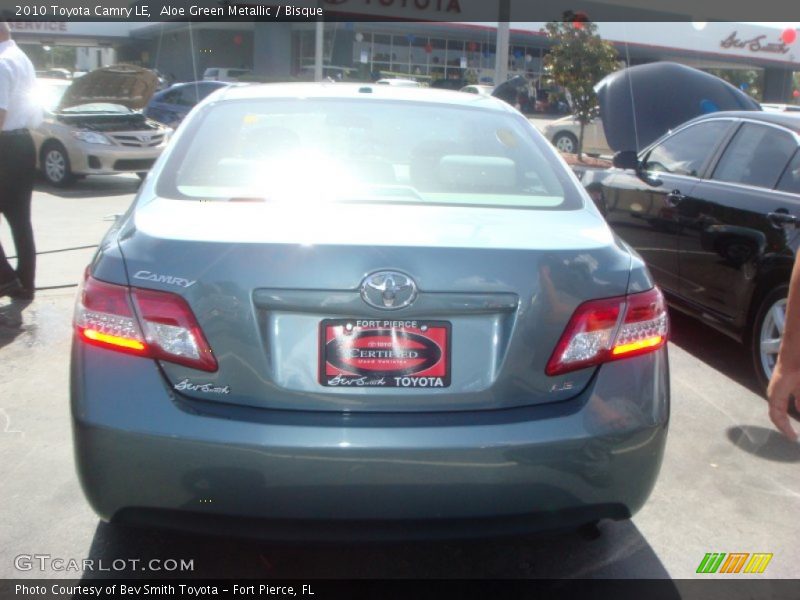 Aloe Green Metallic / Bisque 2010 Toyota Camry LE