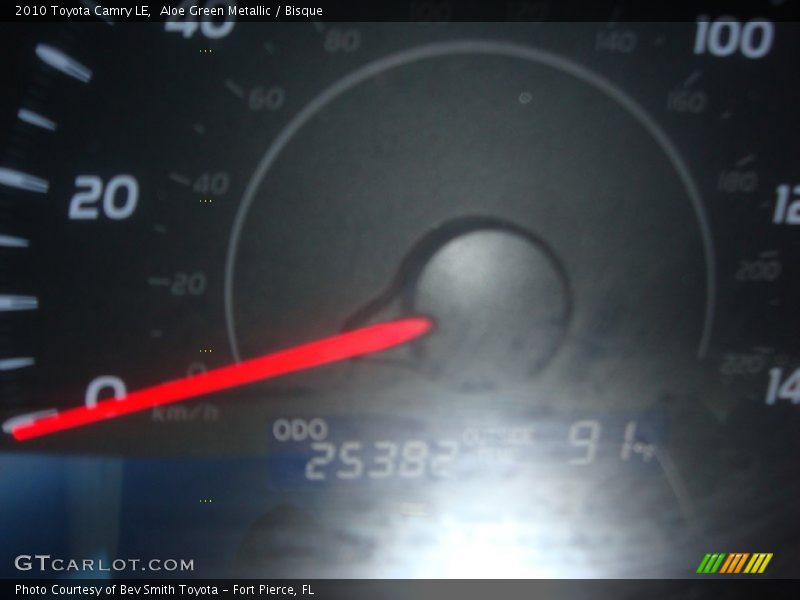 Aloe Green Metallic / Bisque 2010 Toyota Camry LE