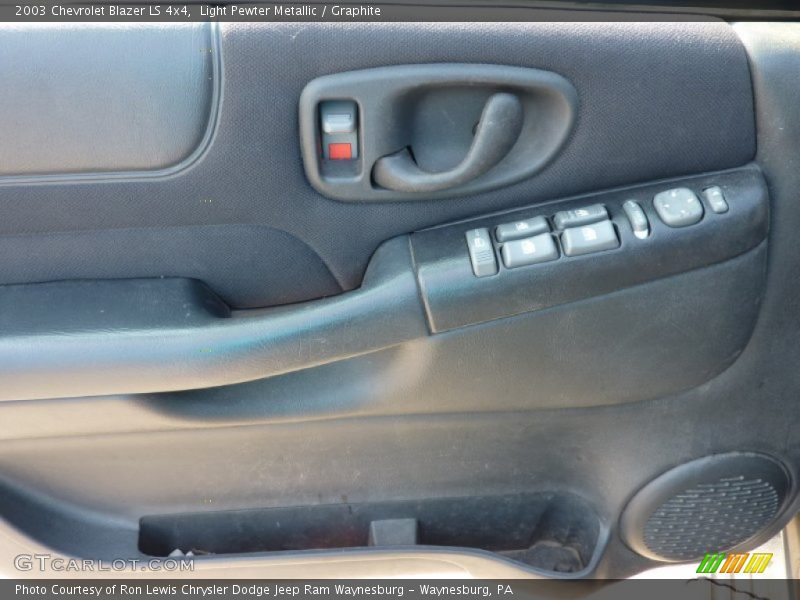 Light Pewter Metallic / Graphite 2003 Chevrolet Blazer LS 4x4