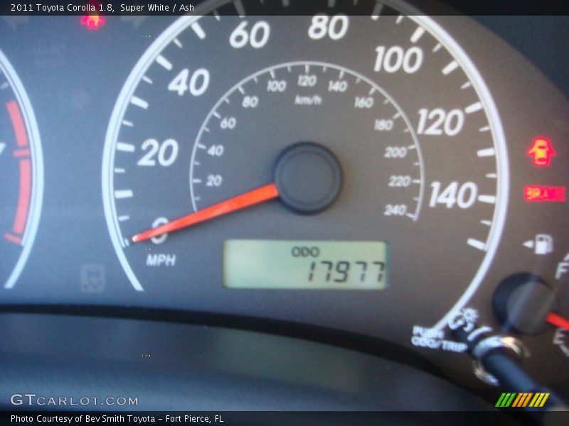 Super White / Ash 2011 Toyota Corolla 1.8