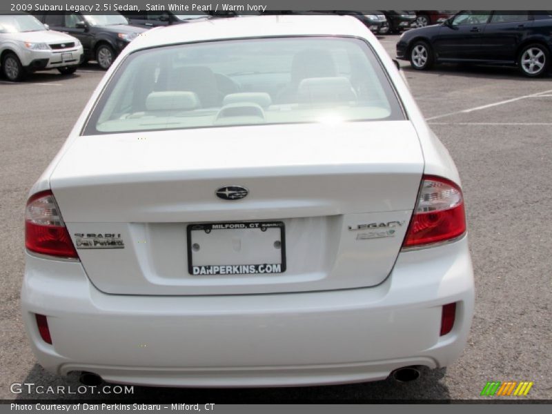 Satin White Pearl / Warm Ivory 2009 Subaru Legacy 2.5i Sedan