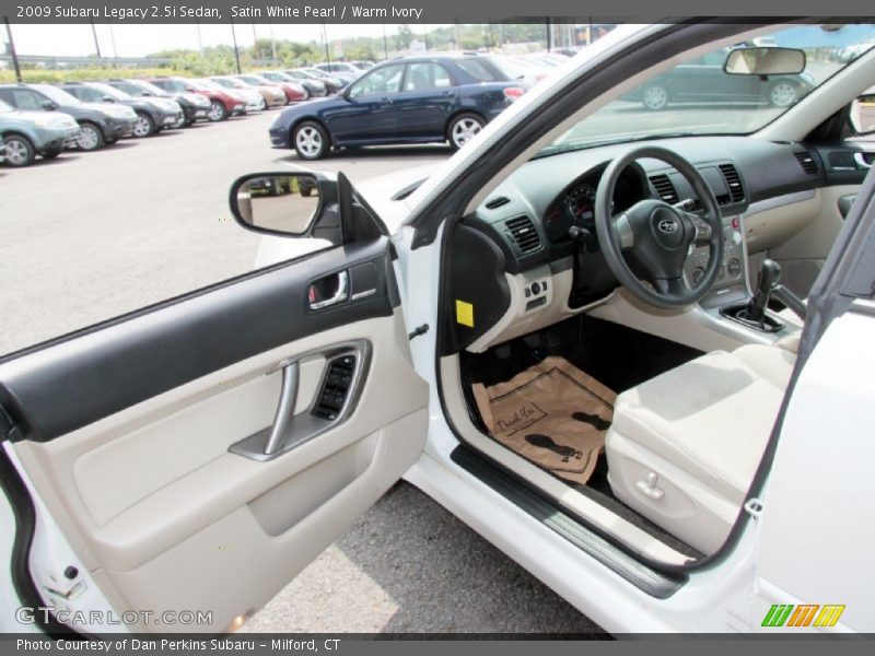Satin White Pearl / Warm Ivory 2009 Subaru Legacy 2.5i Sedan