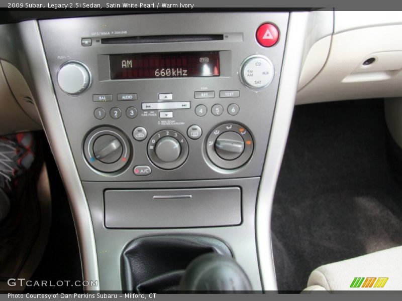 Satin White Pearl / Warm Ivory 2009 Subaru Legacy 2.5i Sedan