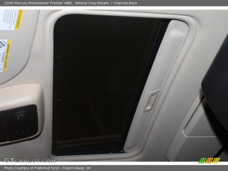 Mineral Grey Metallic / Charcoal Black 2006 Mercury Mountaineer Premier AWD