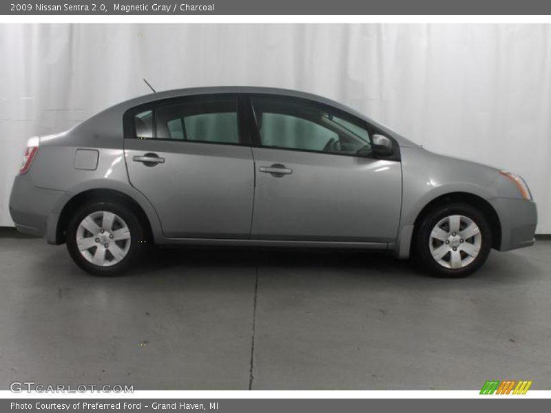 Magnetic Gray / Charcoal 2009 Nissan Sentra 2.0