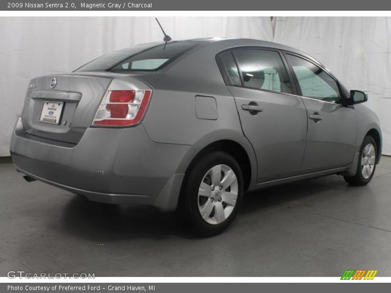Magnetic Gray / Charcoal 2009 Nissan Sentra 2.0
