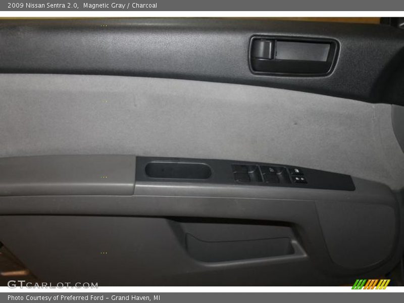 Magnetic Gray / Charcoal 2009 Nissan Sentra 2.0
