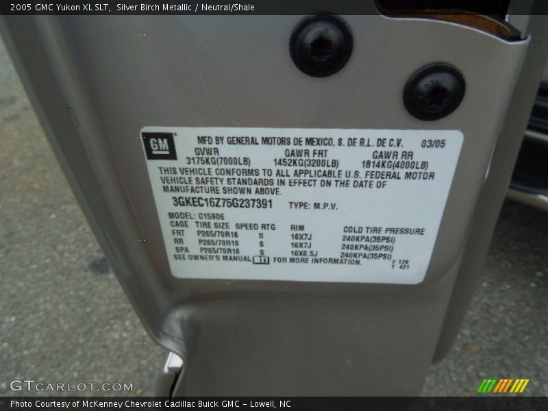 Silver Birch Metallic / Neutral/Shale 2005 GMC Yukon XL SLT