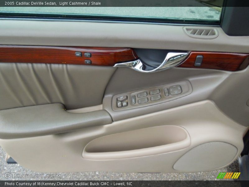 Light Cashmere / Shale 2005 Cadillac DeVille Sedan