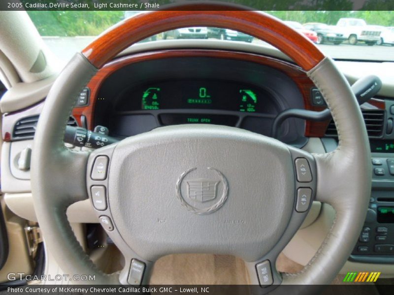 Light Cashmere / Shale 2005 Cadillac DeVille Sedan