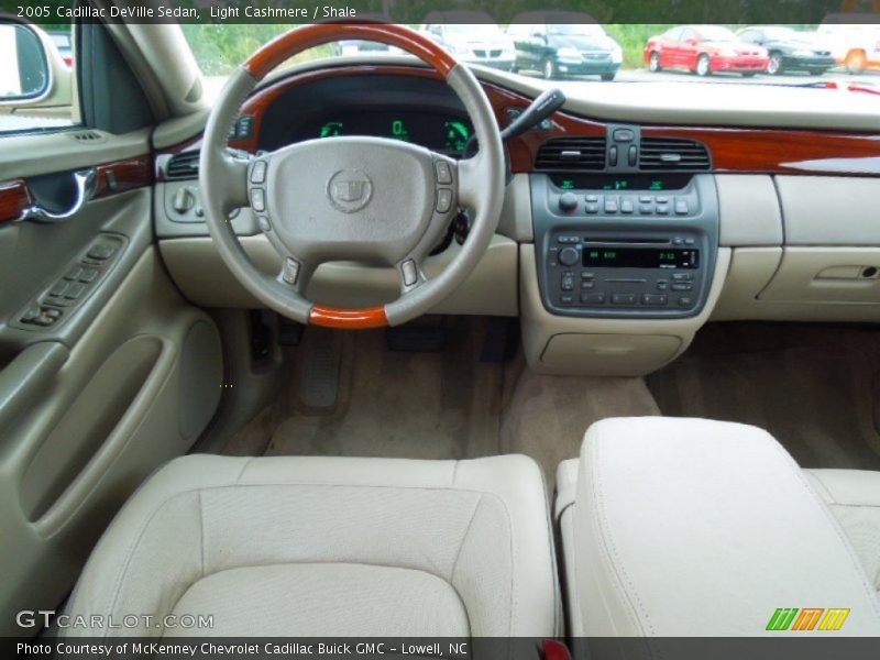 Light Cashmere / Shale 2005 Cadillac DeVille Sedan