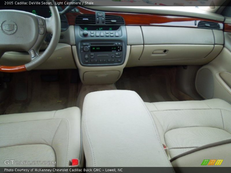 Light Cashmere / Shale 2005 Cadillac DeVille Sedan