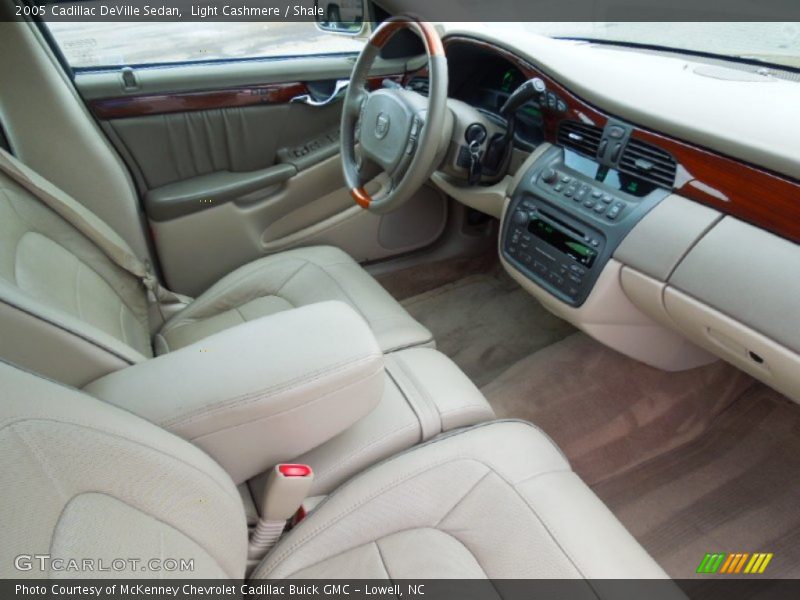 Light Cashmere / Shale 2005 Cadillac DeVille Sedan