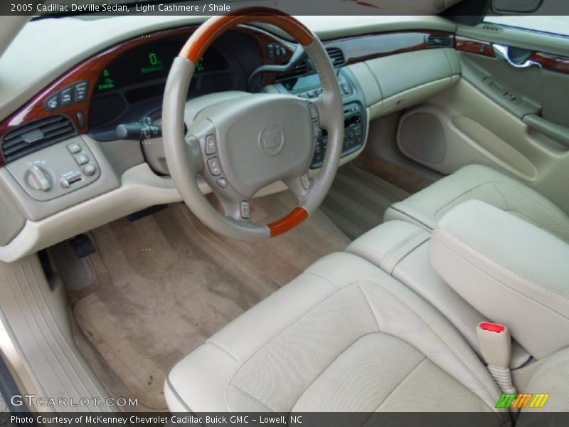Light Cashmere / Shale 2005 Cadillac DeVille Sedan