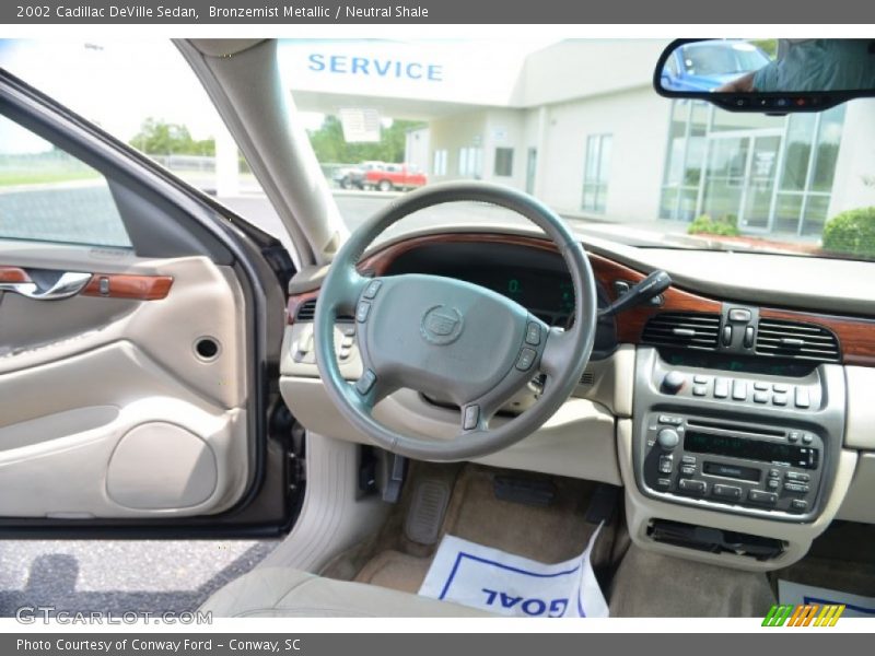 Bronzemist Metallic / Neutral Shale 2002 Cadillac DeVille Sedan