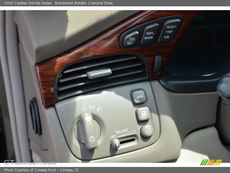Bronzemist Metallic / Neutral Shale 2002 Cadillac DeVille Sedan