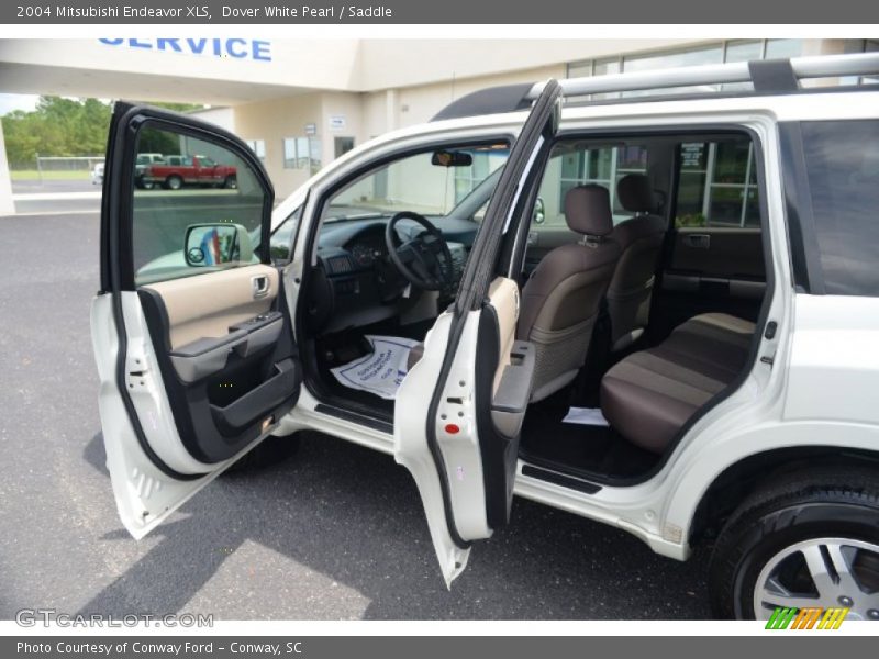 Dover White Pearl / Saddle 2004 Mitsubishi Endeavor XLS