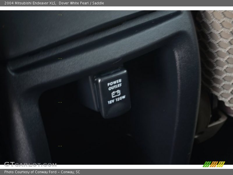 Dover White Pearl / Saddle 2004 Mitsubishi Endeavor XLS