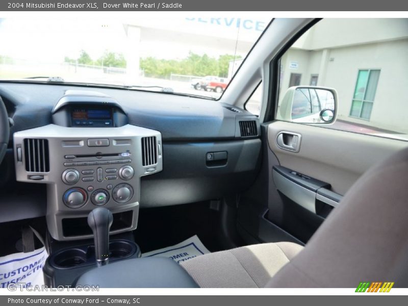 Dover White Pearl / Saddle 2004 Mitsubishi Endeavor XLS