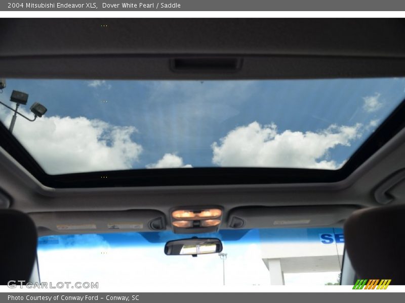 Dover White Pearl / Saddle 2004 Mitsubishi Endeavor XLS