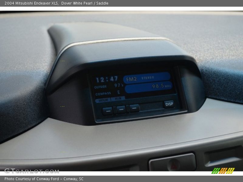 Dover White Pearl / Saddle 2004 Mitsubishi Endeavor XLS