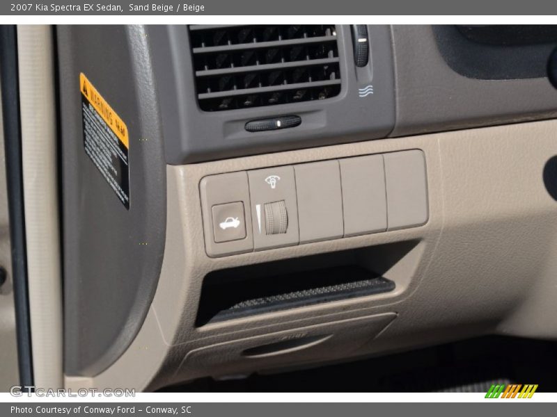 Sand Beige / Beige 2007 Kia Spectra EX Sedan