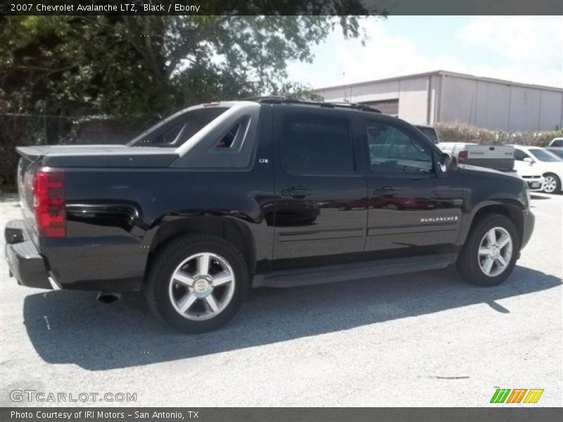 Black / Ebony 2007 Chevrolet Avalanche LTZ