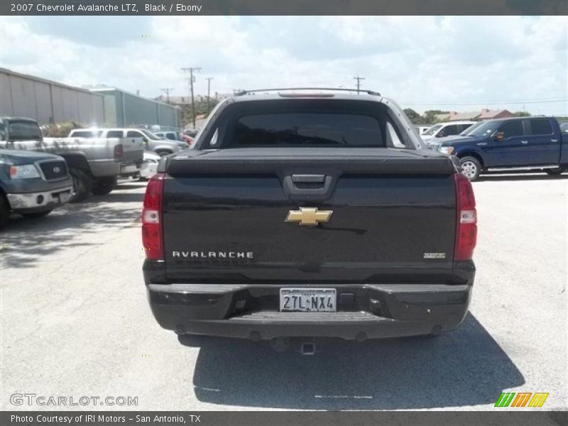 Black / Ebony 2007 Chevrolet Avalanche LTZ