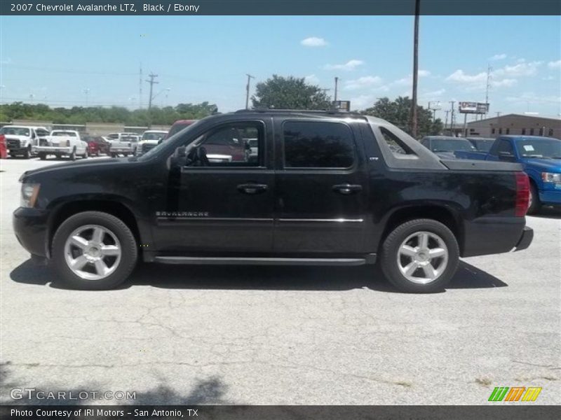 Black / Ebony 2007 Chevrolet Avalanche LTZ