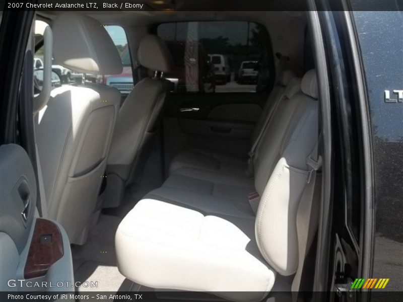 Black / Ebony 2007 Chevrolet Avalanche LTZ