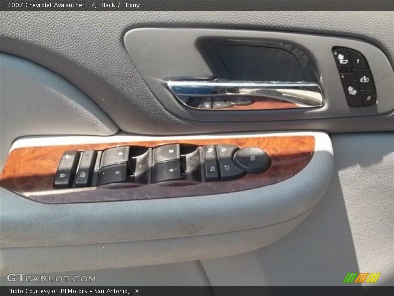 Black / Ebony 2007 Chevrolet Avalanche LTZ