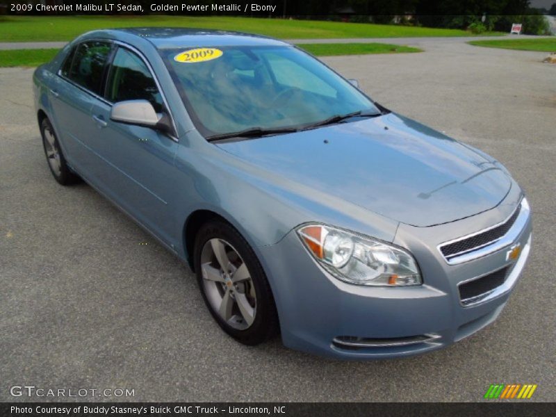 Front 3/4 View of 2009 Malibu LT Sedan